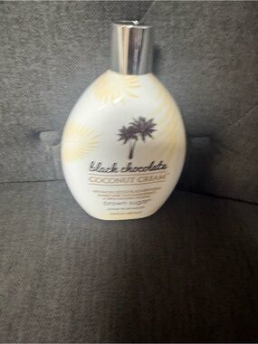 Brown Sugar dark indoor tanning lotion. Brand new with tags